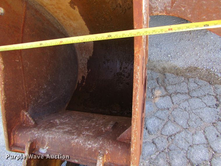 image for item GQ9085 1994 John Deere 595D  rubber tire excavator