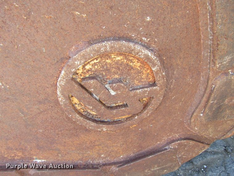 image for item GQ9085 1994 John Deere 595D  rubber tire excavator