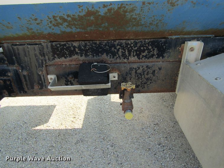 image for item GQ9093 1986 Ford L8000  propane delivery truck