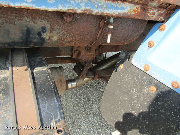 image for item GQ9093 1986 Ford L8000  propane delivery truck