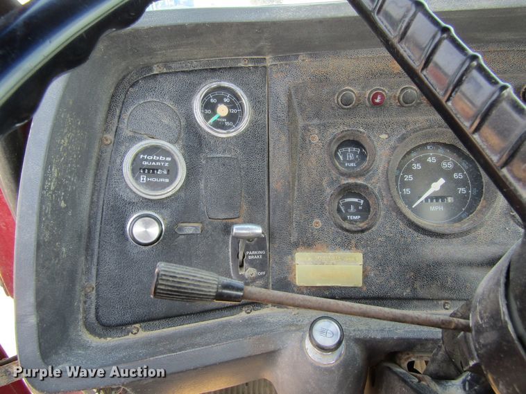 image for item GQ9093 1986 Ford L8000  propane delivery truck