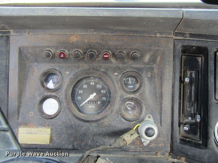 image for item GQ9093 1986 Ford L8000  propane delivery truck