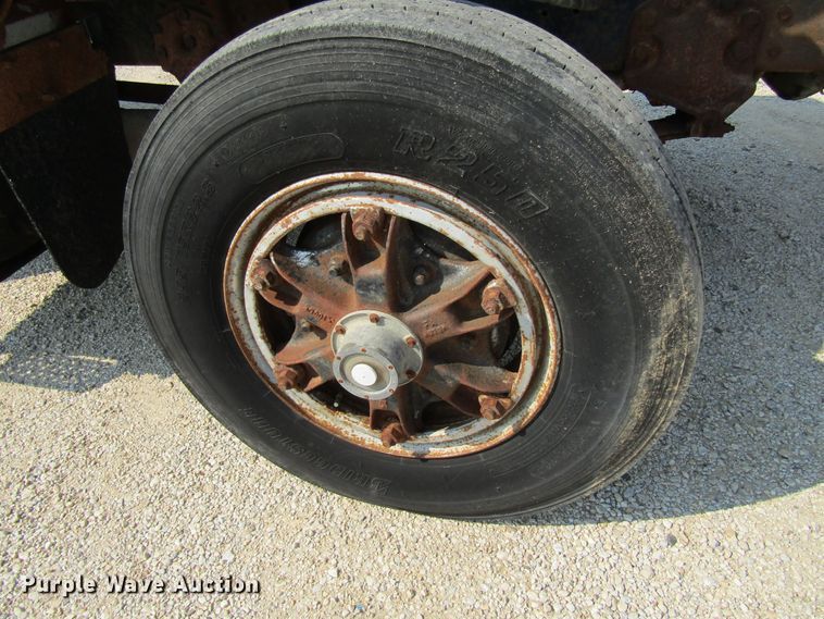 image for item GQ9093 1986 Ford L8000  propane delivery truck