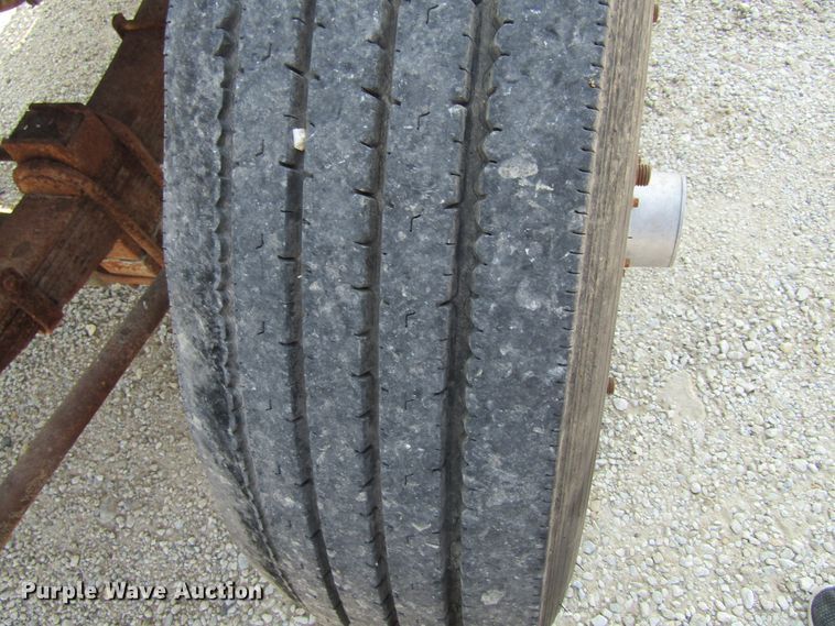 image for item GQ9093 1986 Ford L8000  propane delivery truck