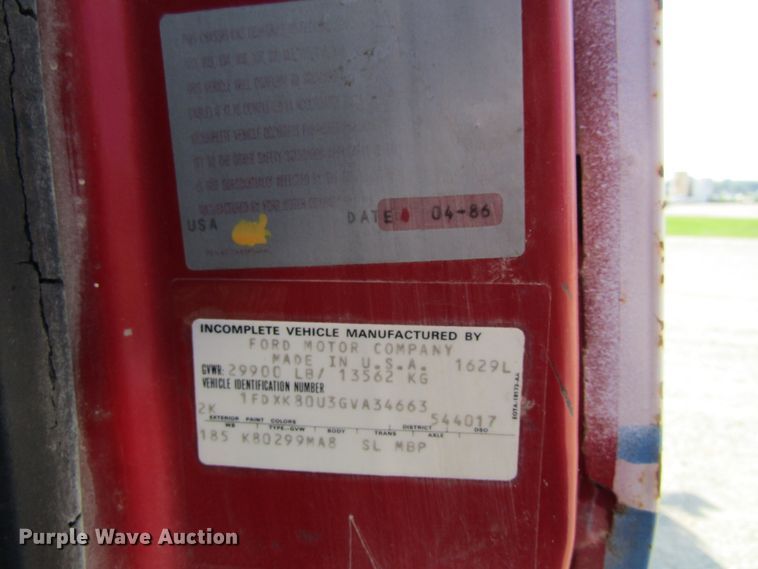 image for item GQ9093 1986 Ford L8000  propane delivery truck