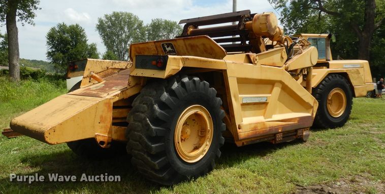 image for item HA9393 1980 John Deere 862  conventional scraper