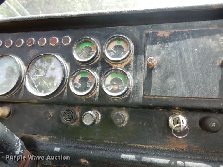 image for item HA9393 1980 John Deere 862  conventional scraper