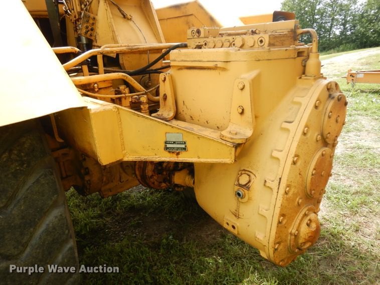 image for item HA9393 1980 John Deere 862  conventional scraper