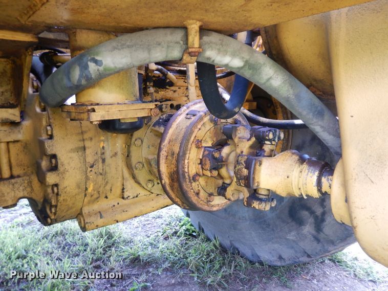 image for item HA9393 1980 John Deere 862  conventional scraper
