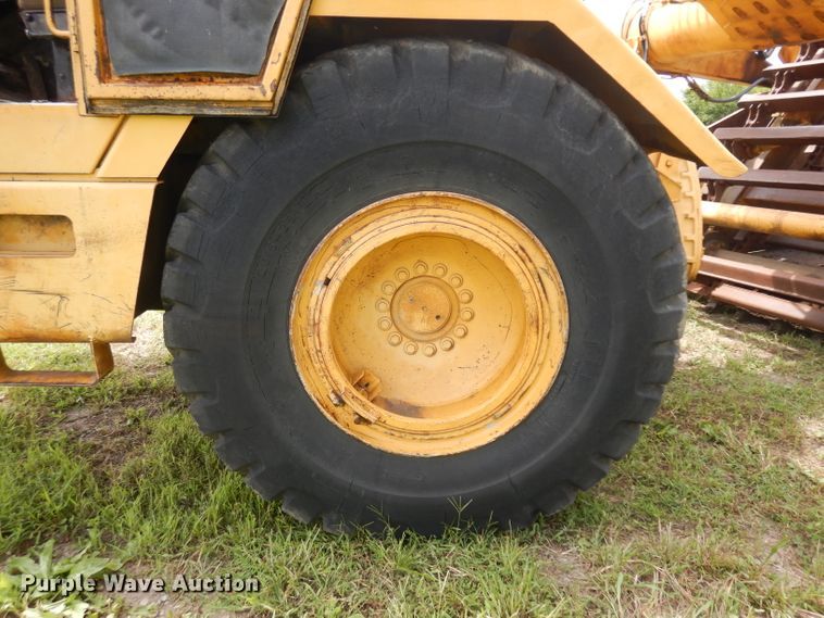 image for item HA9393 1980 John Deere 862  conventional scraper