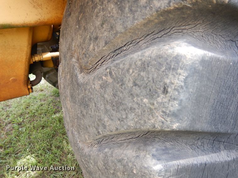 image for item HA9393 1980 John Deere 862  conventional scraper