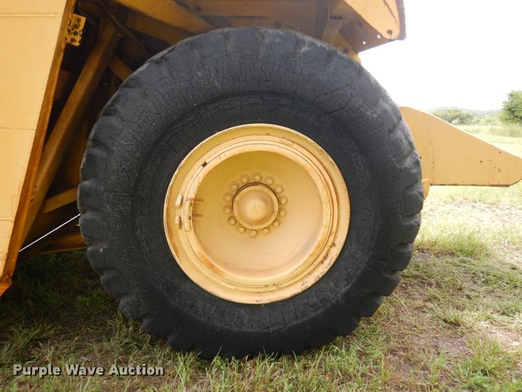 image for item HA9393 1980 John Deere 862  conventional scraper