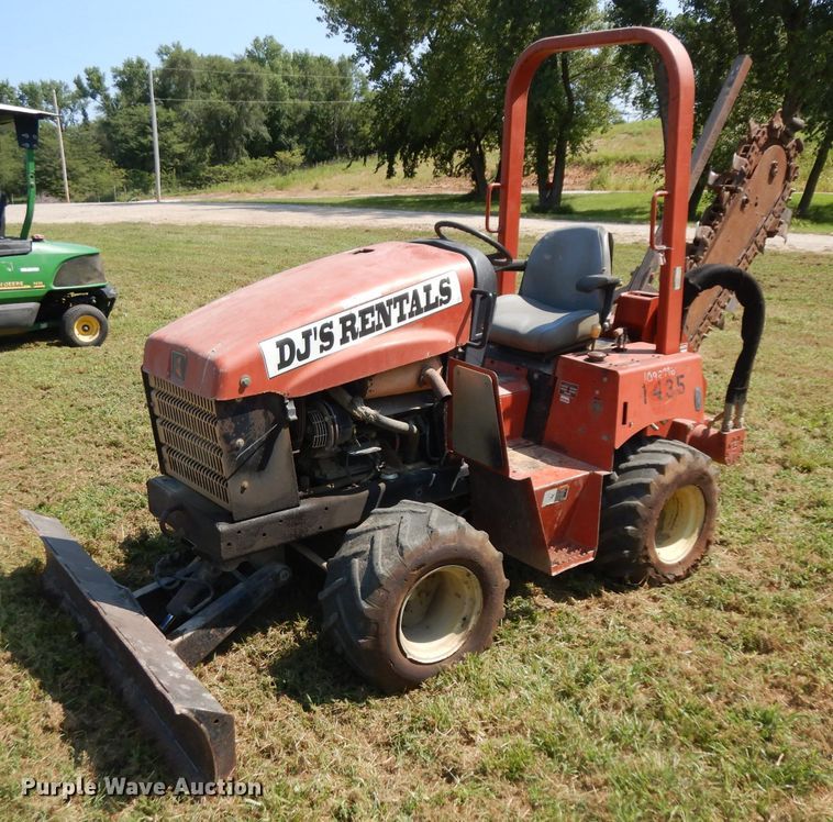 image for item HA9411 2004 Ditch Witch RT40  trencher