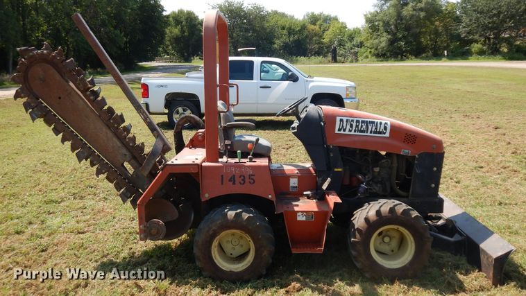 image for item HA9411 2004 Ditch Witch RT40  trencher