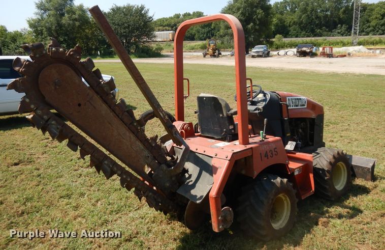 image for item HA9411 2004 Ditch Witch RT40  trencher