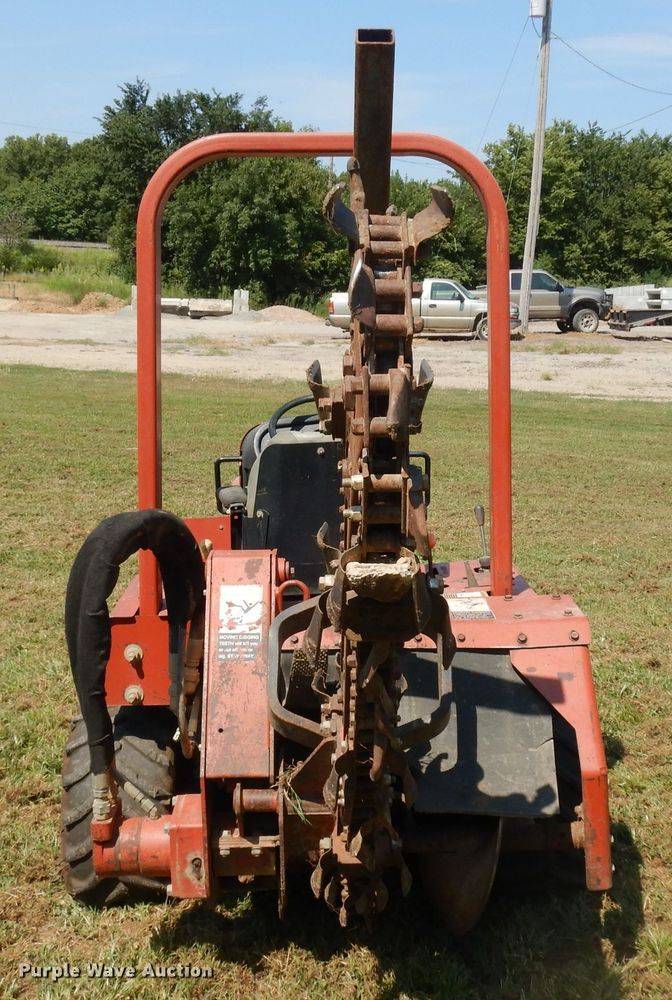 image for item HA9411 2004 Ditch Witch RT40  trencher