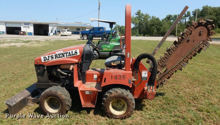image for item HA9411 2004 Ditch Witch RT40  trencher