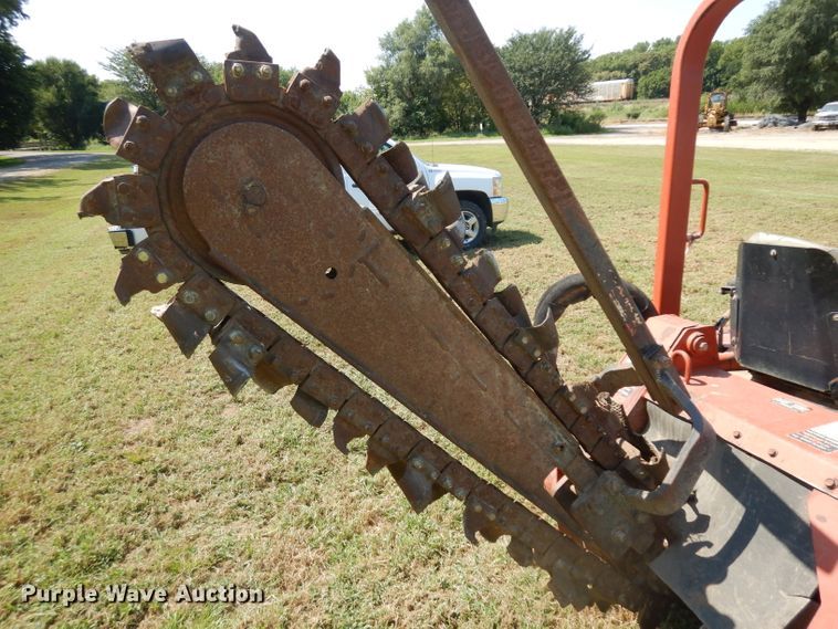 image for item HA9411 2004 Ditch Witch RT40  trencher