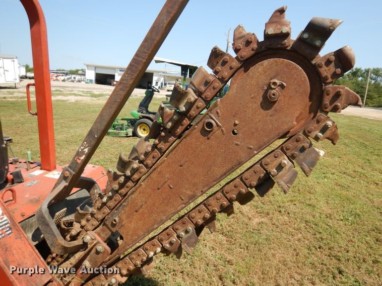 image for item HA9411 2004 Ditch Witch RT40  trencher
