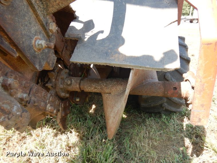 image for item HA9411 2004 Ditch Witch RT40  trencher
