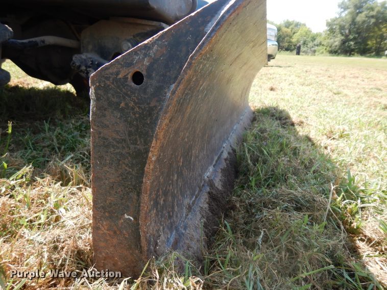 image for item HA9411 2004 Ditch Witch RT40  trencher