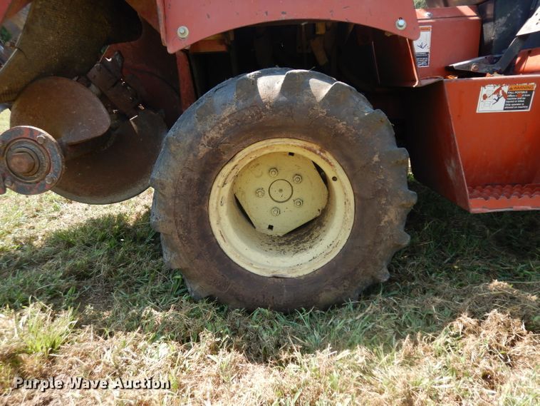 image for item HA9411 2004 Ditch Witch RT40  trencher