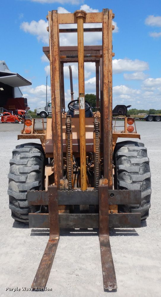 image for item HA9422 Case 586D  forklift