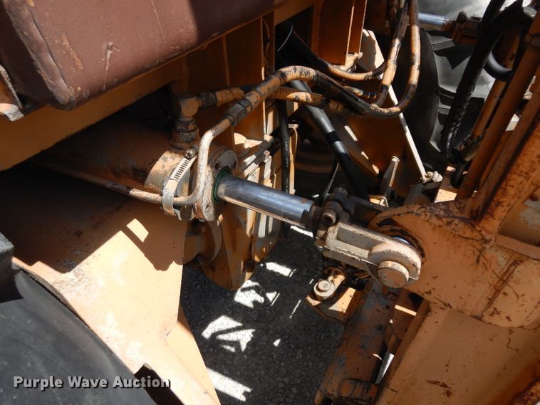 image for item HA9422 Case 586D  forklift