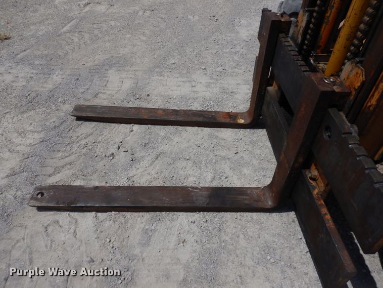 image for item HA9422 Case 586D  forklift