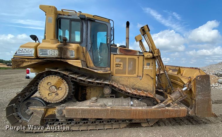 image for item HA9546 1998 Caterpillar D6R XL dozer