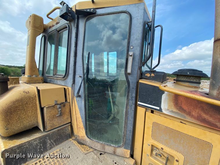 image for item HA9546 1998 Caterpillar D6R XL dozer