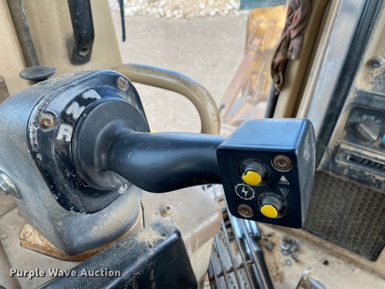 image for item HA9546 1998 Caterpillar D6R XL dozer