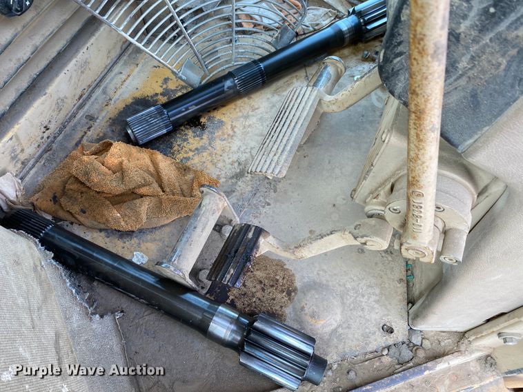 image for item HA9546 1998 Caterpillar D6R XL dozer