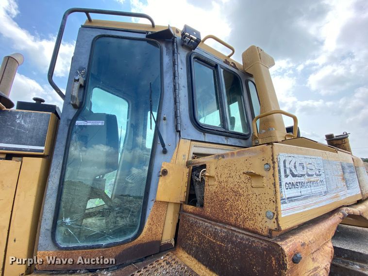 image for item HA9546 1998 Caterpillar D6R XL dozer