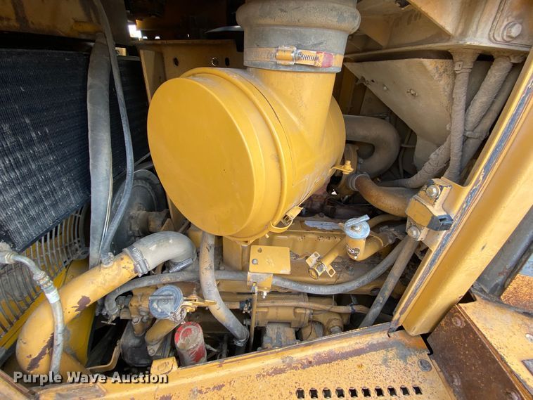image for item HA9546 1998 Caterpillar D6R XL dozer