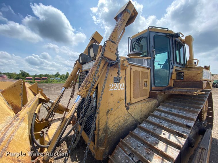 image for item HA9546 1998 Caterpillar D6R XL dozer