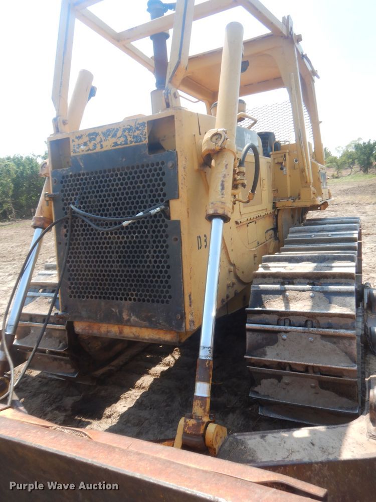 image for item HB9380 1993 Caterpillar D6E  dozer