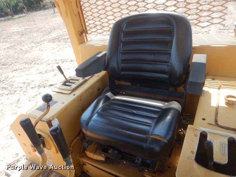 image for item HB9380 1993 Caterpillar D6E  dozer