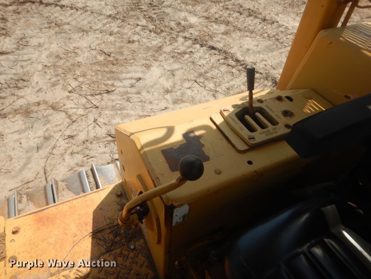 image for item HB9380 1993 Caterpillar D6E  dozer