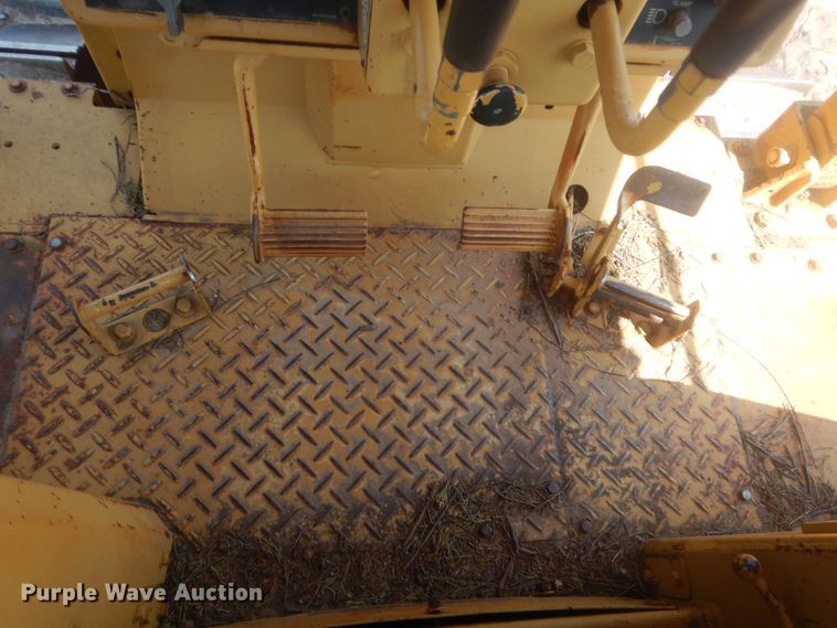 image for item HB9380 1993 Caterpillar D6E  dozer