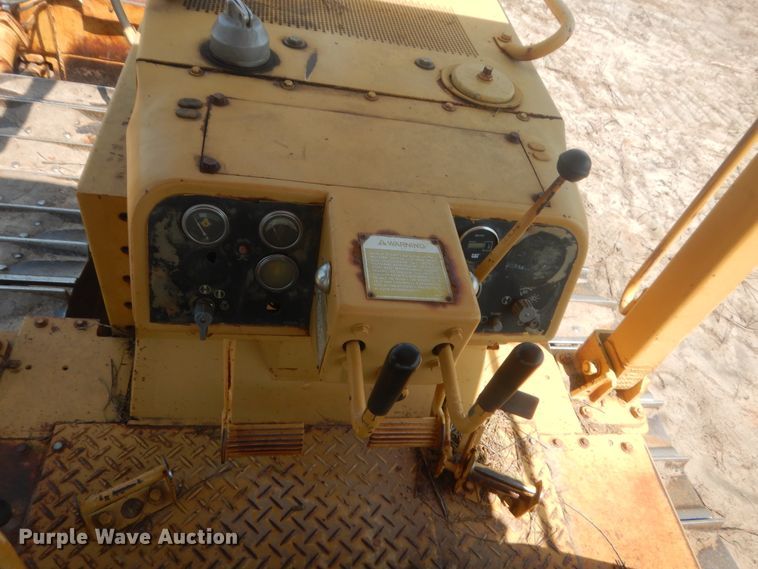 image for item HB9380 1993 Caterpillar D6E  dozer