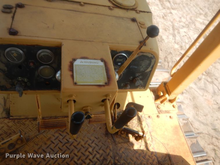 image for item HB9380 1993 Caterpillar D6E  dozer