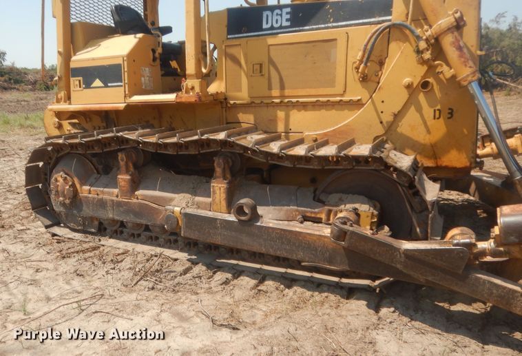 image for item HB9380 1993 Caterpillar D6E  dozer