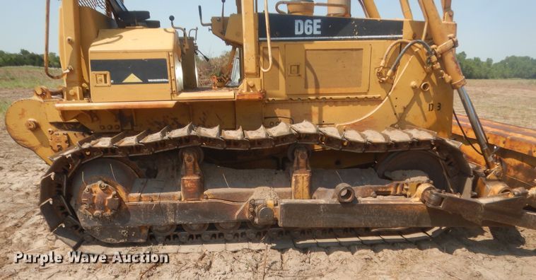 image for item HB9380 1993 Caterpillar D6E  dozer