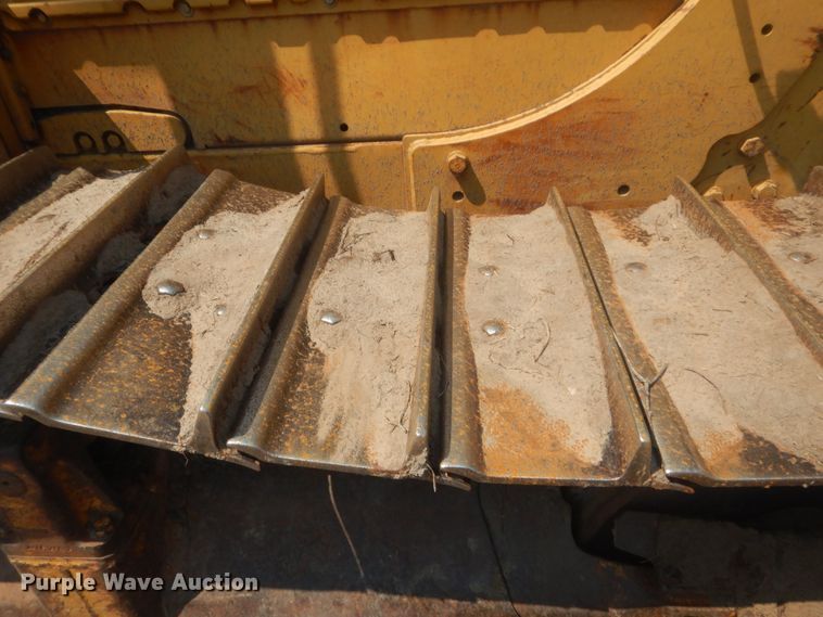 image for item HB9380 1993 Caterpillar D6E  dozer