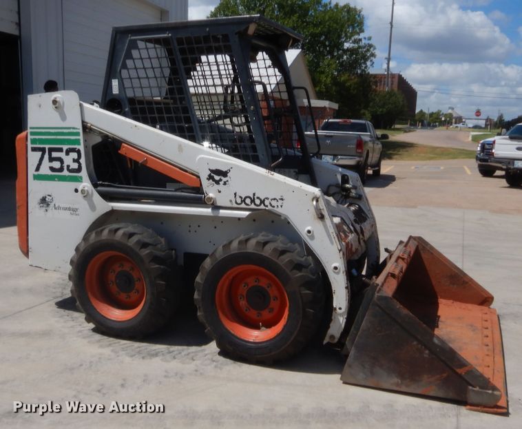 image for item HB9455 2000 Bobcat 753  skid steer loader