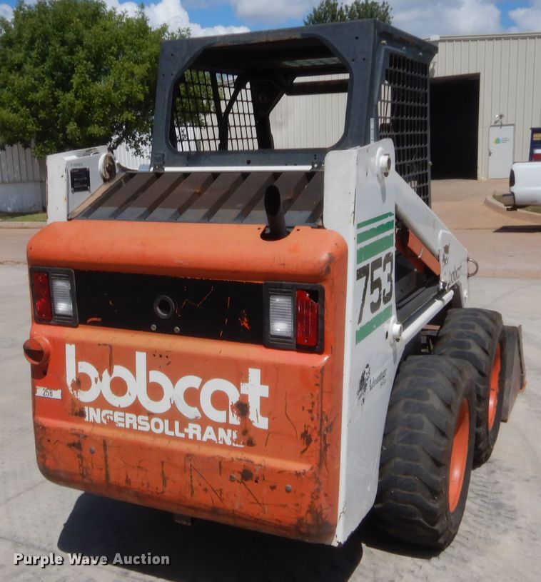 image for item HB9455 2000 Bobcat 753  skid steer loader