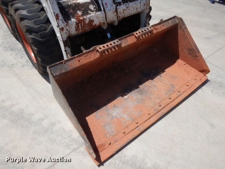 image for item HB9455 2000 Bobcat 753  skid steer loader