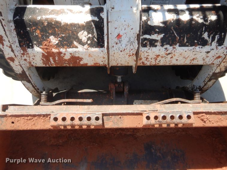 image for item HB9455 2000 Bobcat 753  skid steer loader