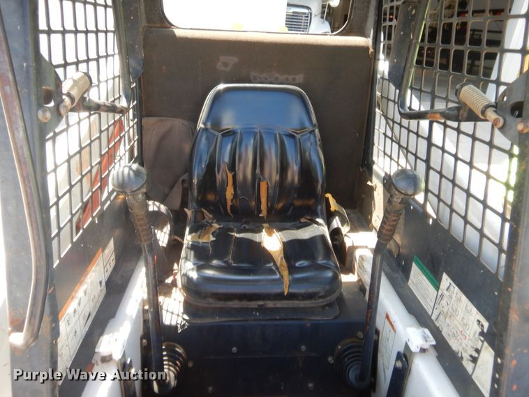 image for item HB9455 2000 Bobcat 753  skid steer loader